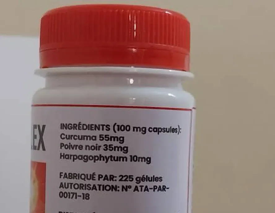Étiquette Osteoflex : INGRÉDIENTS (100 mg capsules) — Curcuma 55 mg, Poivre noir 35 mg, Harpagophytum 10 mg, autorisation N° ATA-PAR-00171-18